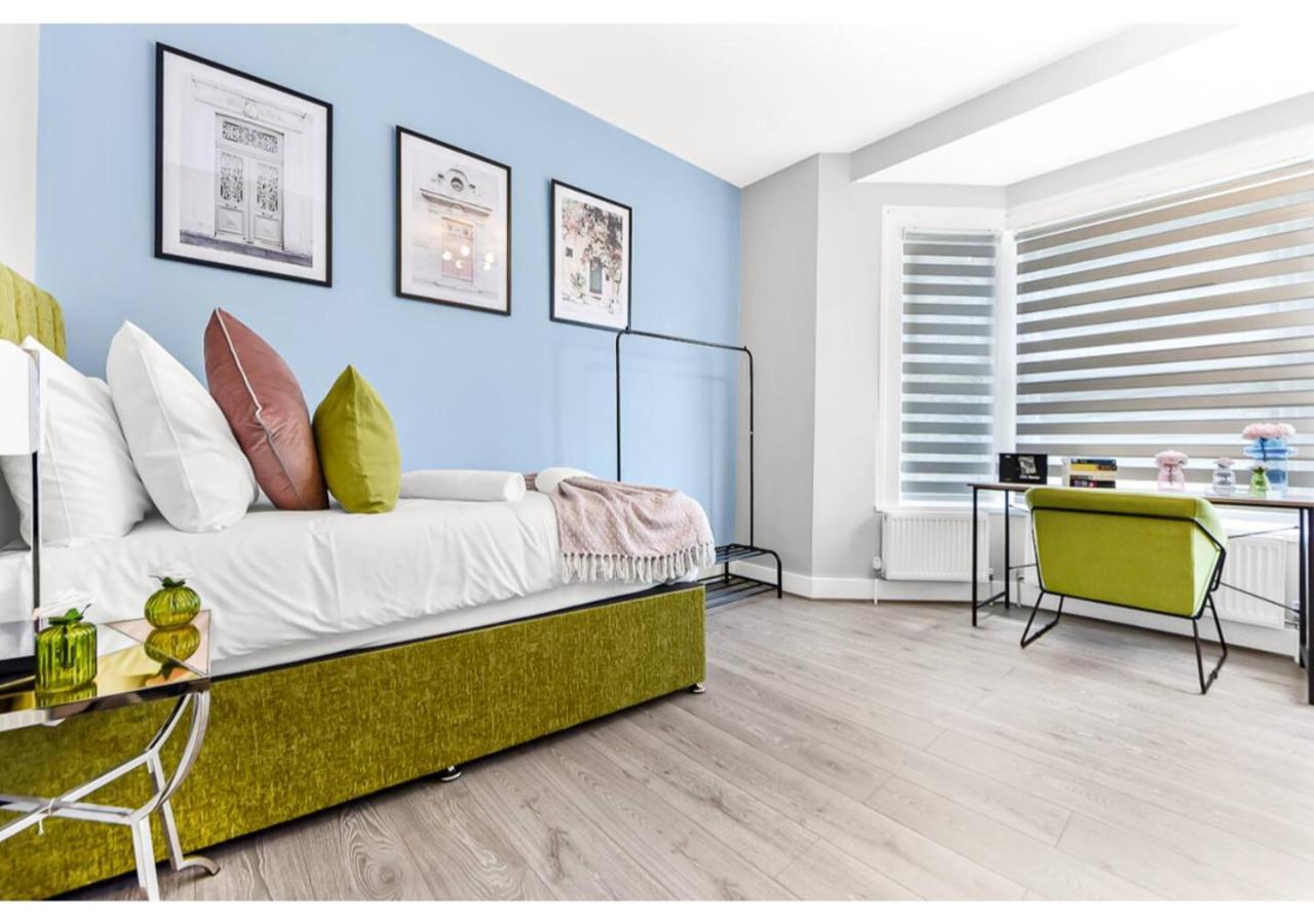 Tranquility In Bloom: Refreshing 2br